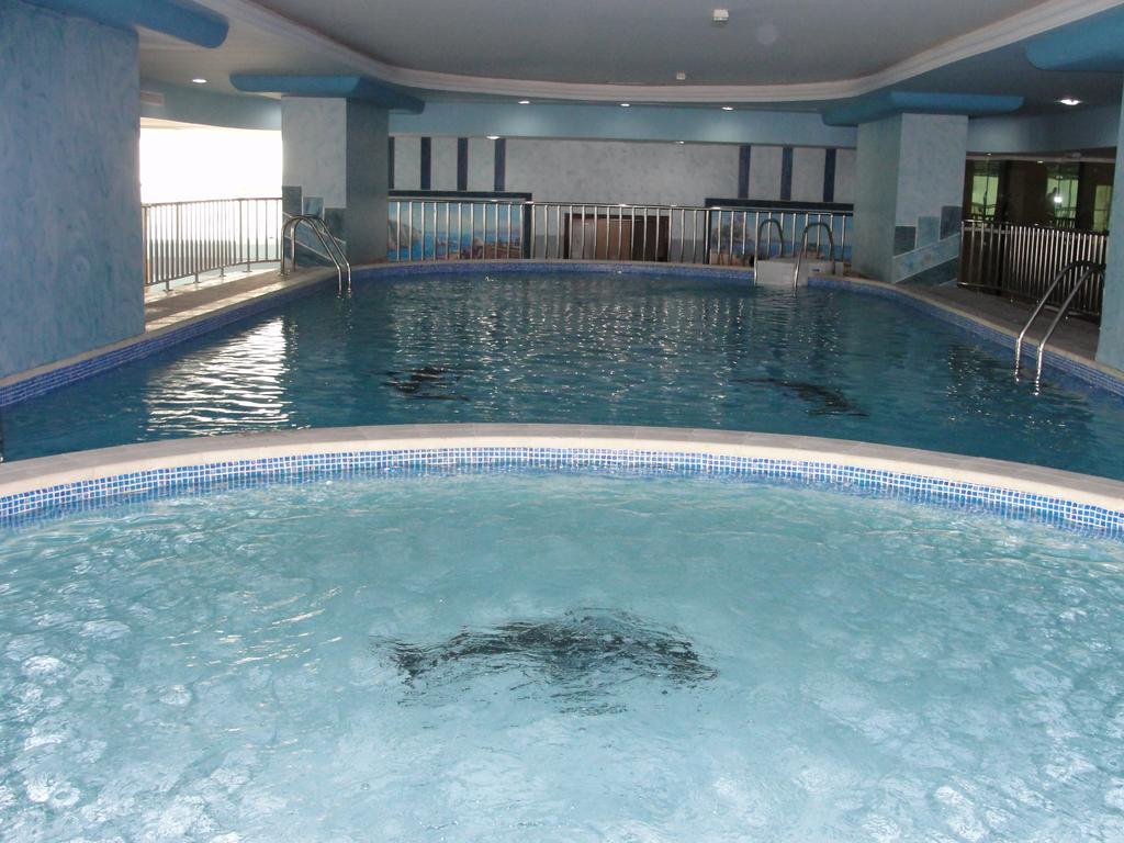 Al Bustan Tower Hotel Suites Sharjah Exterior foto