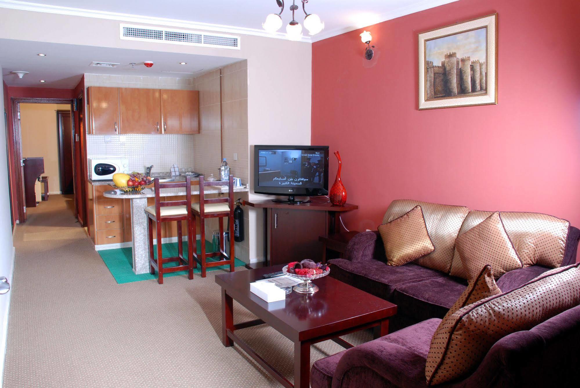 Al Bustan Tower Hotel Suites Sharjah Exterior foto