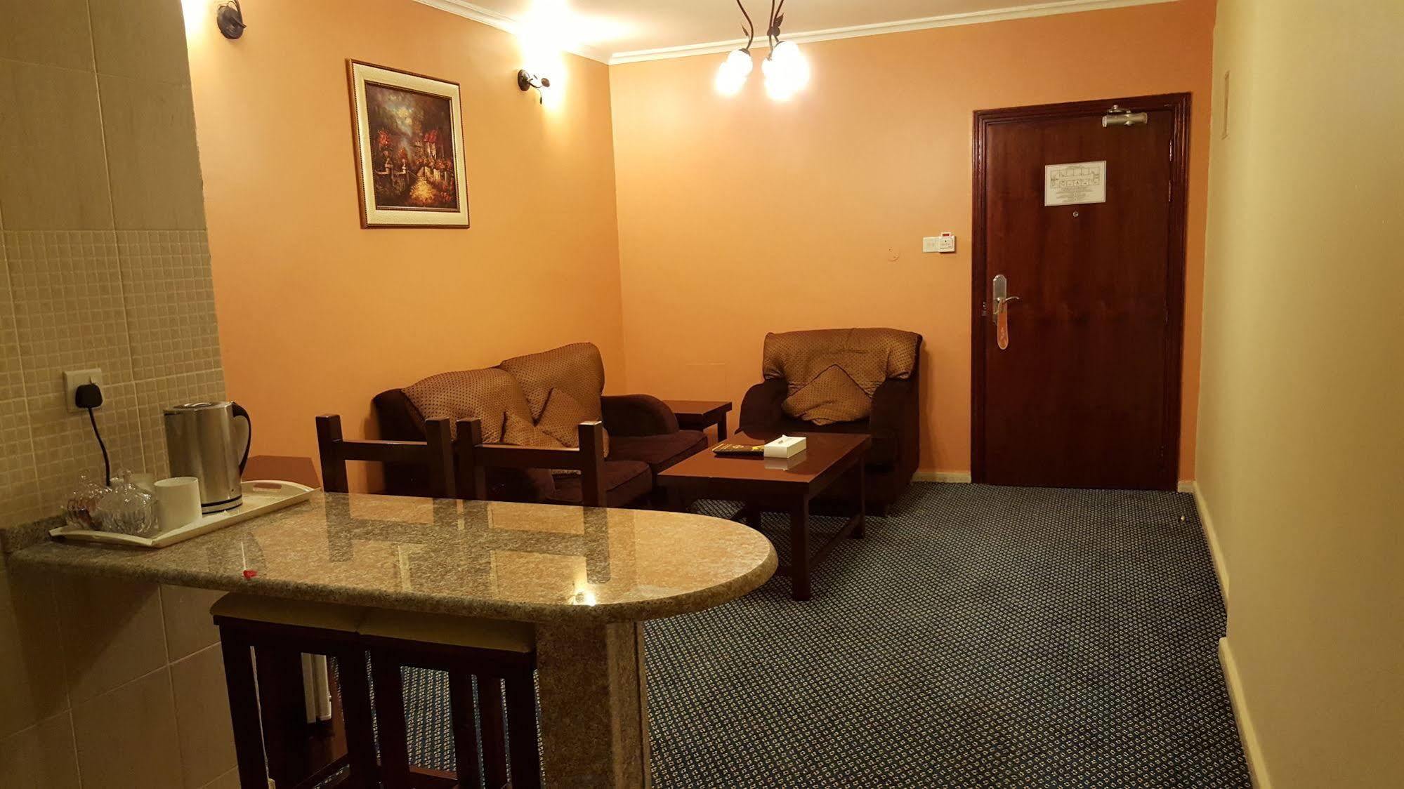Al Bustan Tower Hotel Suites Sharjah Exterior foto