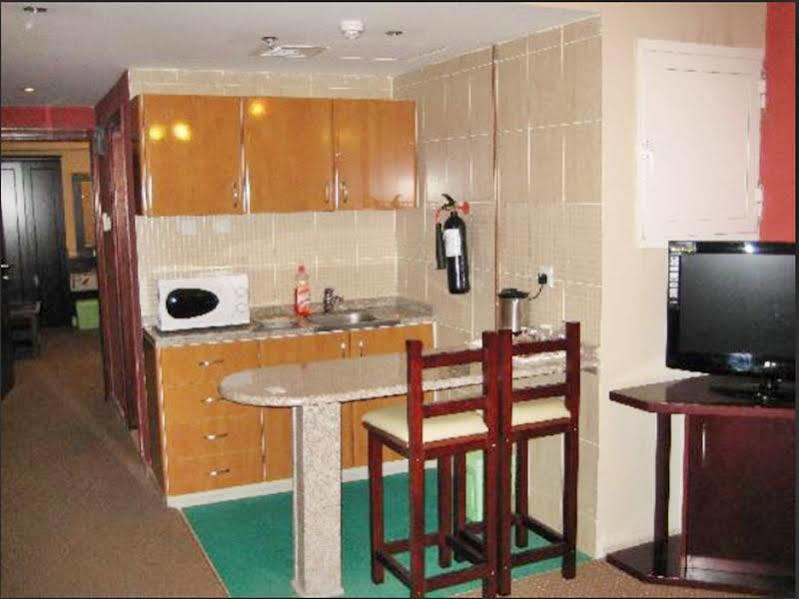 Al Bustan Tower Hotel Suites Sharjah Exterior foto